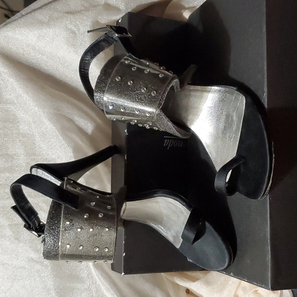 PELLE MODA LIVANA SATIN HEELS - Picture 1 of 9